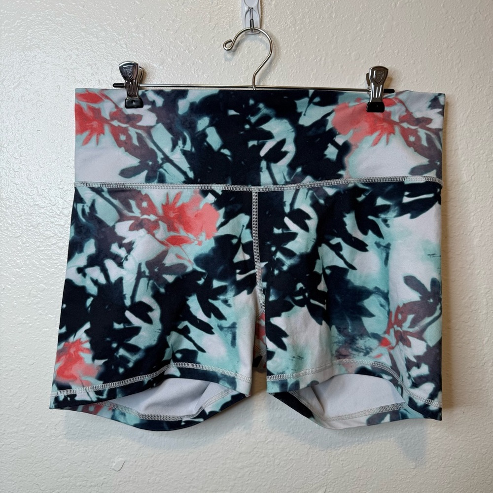 Old Navy Active Tie Dye Leaf and Flowers Athletic Bike Shorts Size Extra Large